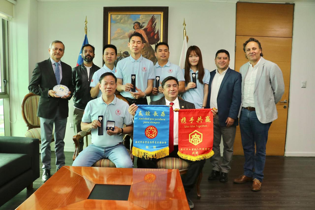 Ceremonia con la Cámara de Comercio de Guangzhou y autoridades de Talcahuano
